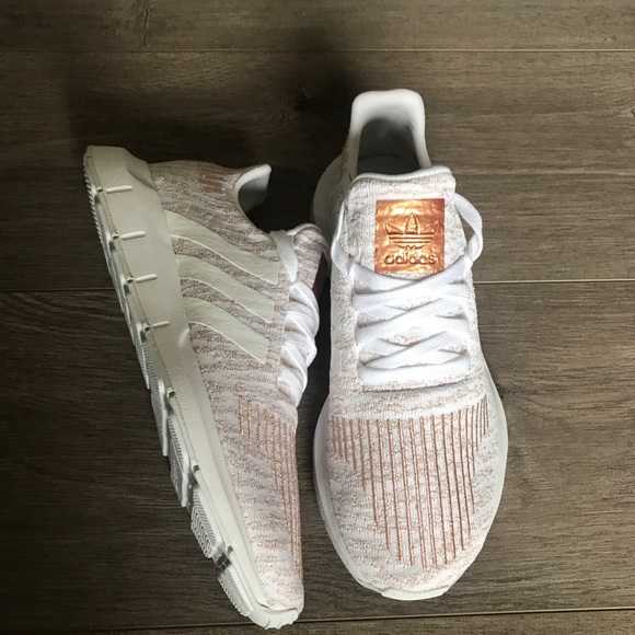 NWT Adidas Swift Run Women’s Shoes - Picture 4 of 7